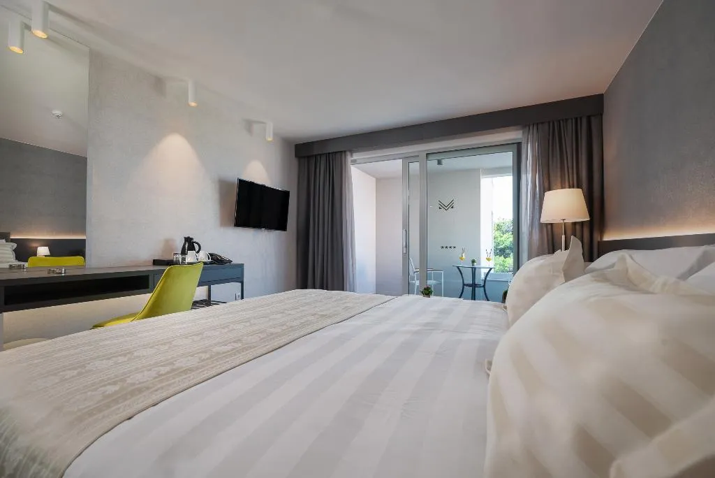 DOUBLE DELUXE PARTIAL OCEAN VIEW Room, Boutique Hotel Mirjam, Split