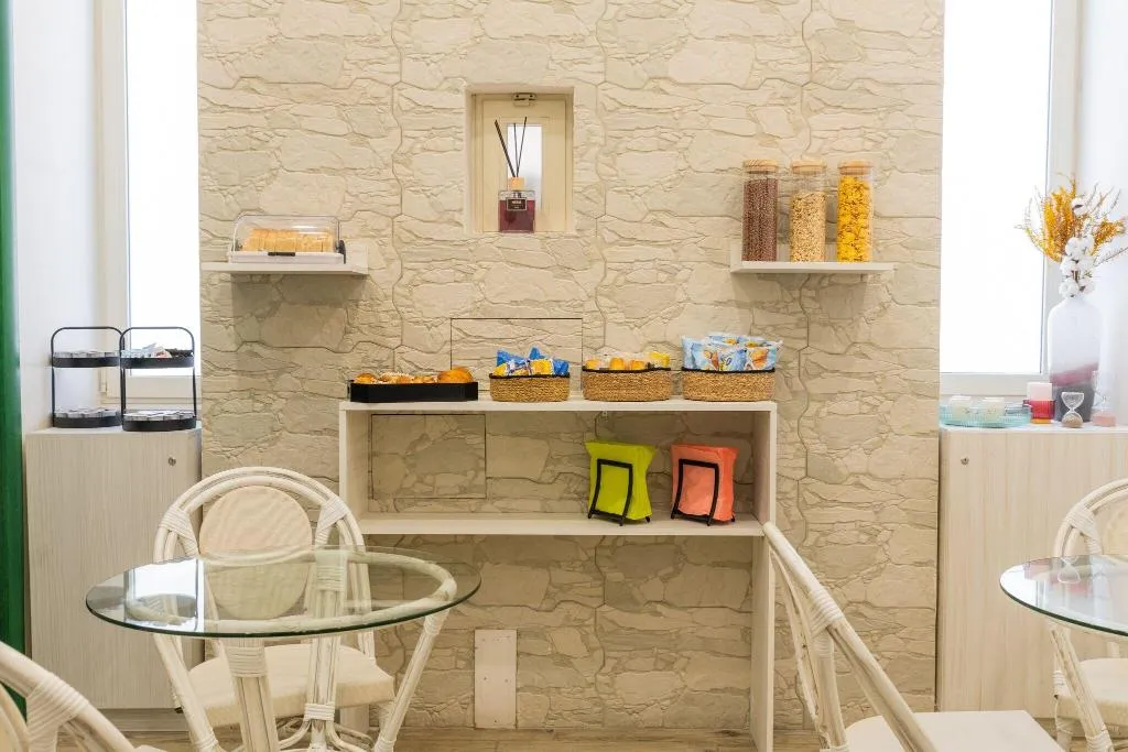 Room, B B Alla Ferrovia, Naples