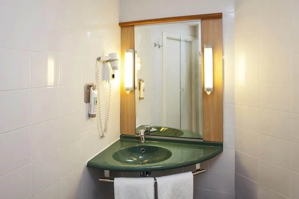 DOUBLE SINGLE USE STANDARD Room, B&B HOTEL Barcelona Mataró, Barcelona