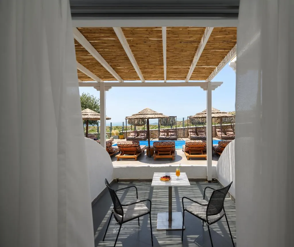 DOUBLE SUPERIOR Room, Impressive One, Santorini