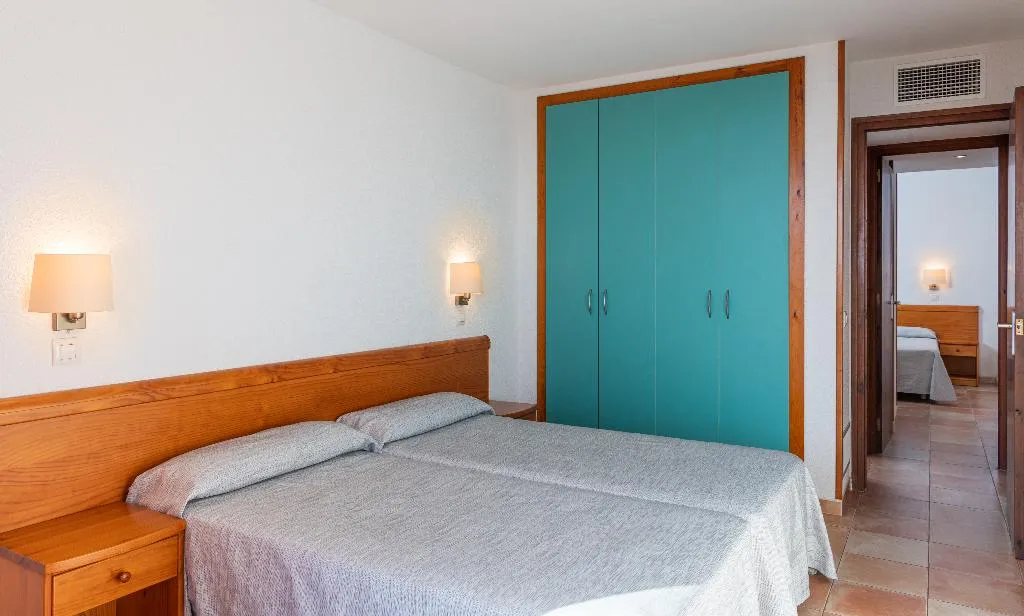 APARTMENT CAPACITY 6 TWO BEDROOMS Room, Albamar, Costa Brava
