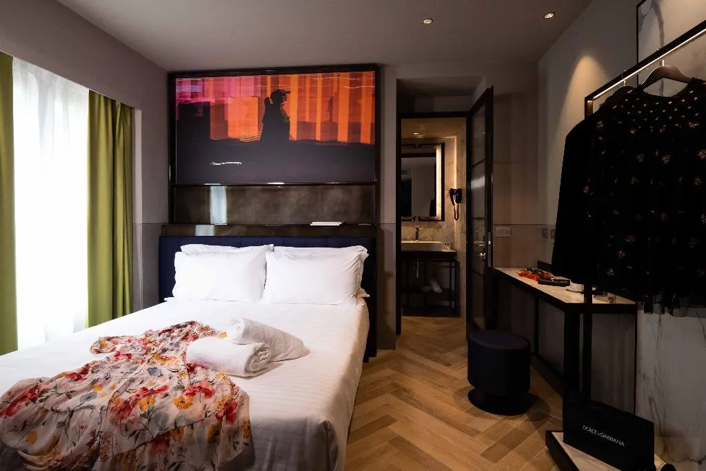 Room, Heart Hotel, Milan