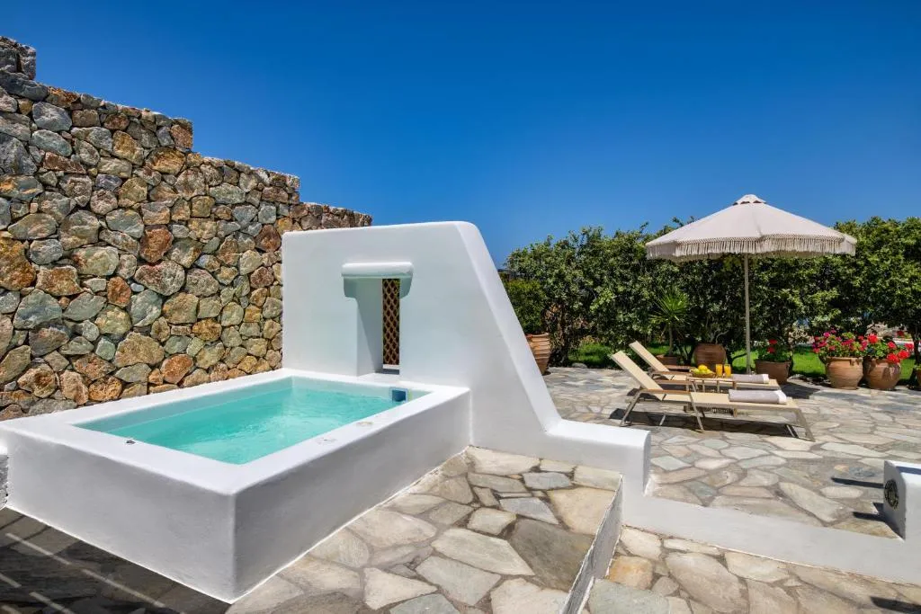 SUITE WITH JACUZZI Room, Anema Boutique Hotel &Villas Santorini, Santorini