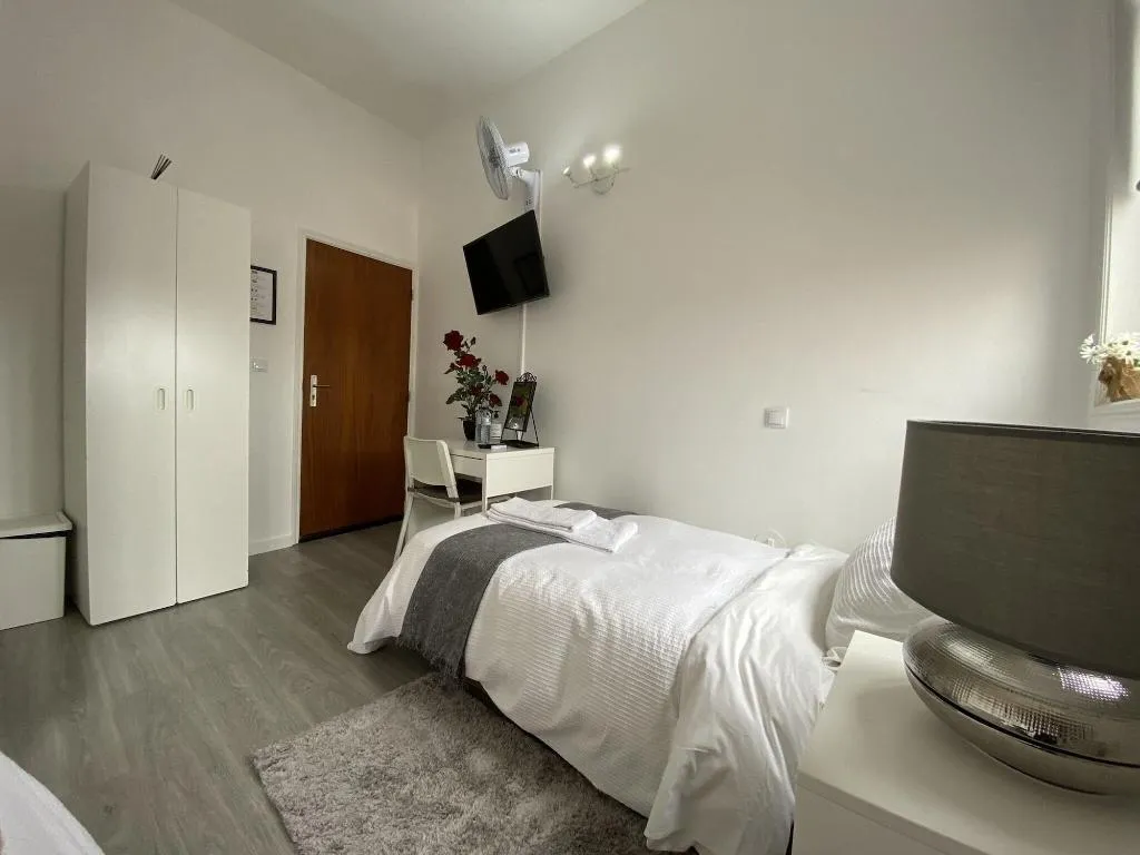 SINGLE STANDARD Room, Residencial Triunfo, Porto