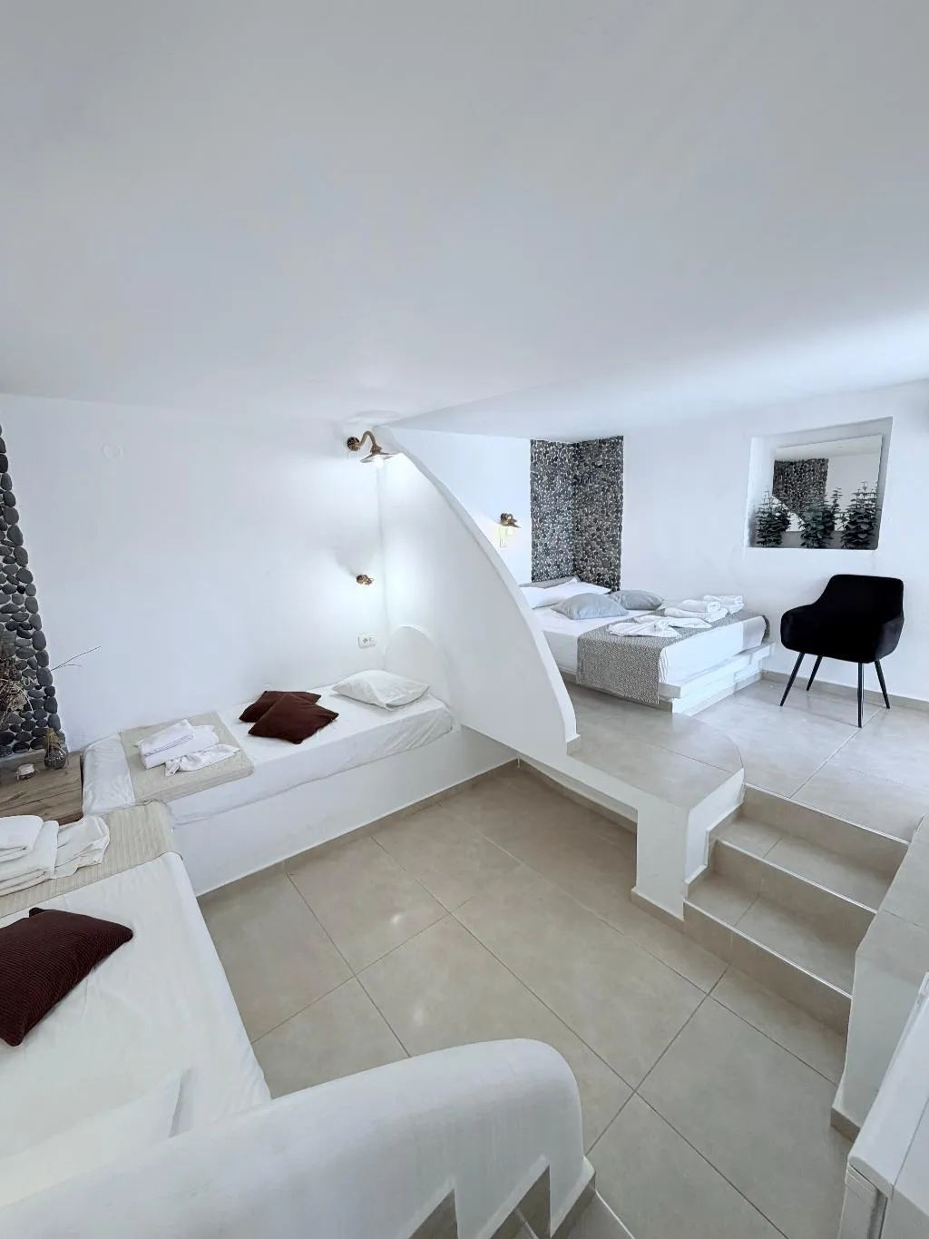 QUADRUPLE STANDARD Room, Villa Livadaros, Santorini