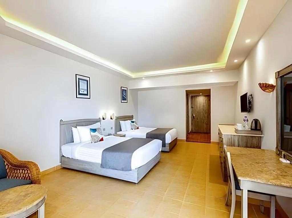 Room DELUXE SEA VIEW Room, Protels Grand Seas Resort Aqua Park, Red Sea Riviera