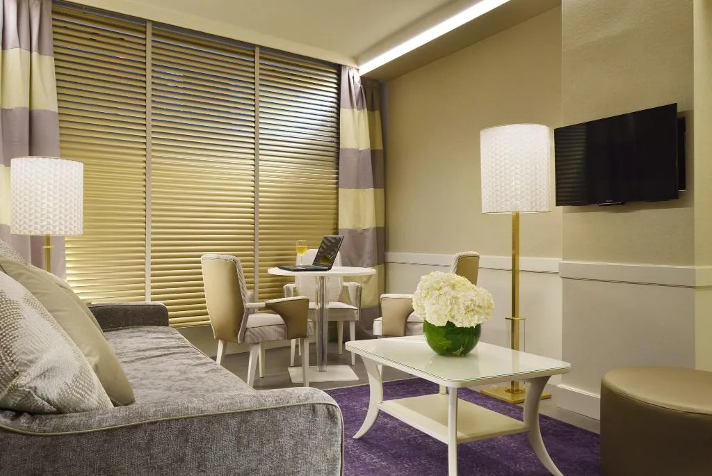 STUDIO DELUXE KING BED Room, Ponte Vecchio Suites & Spa, Florence