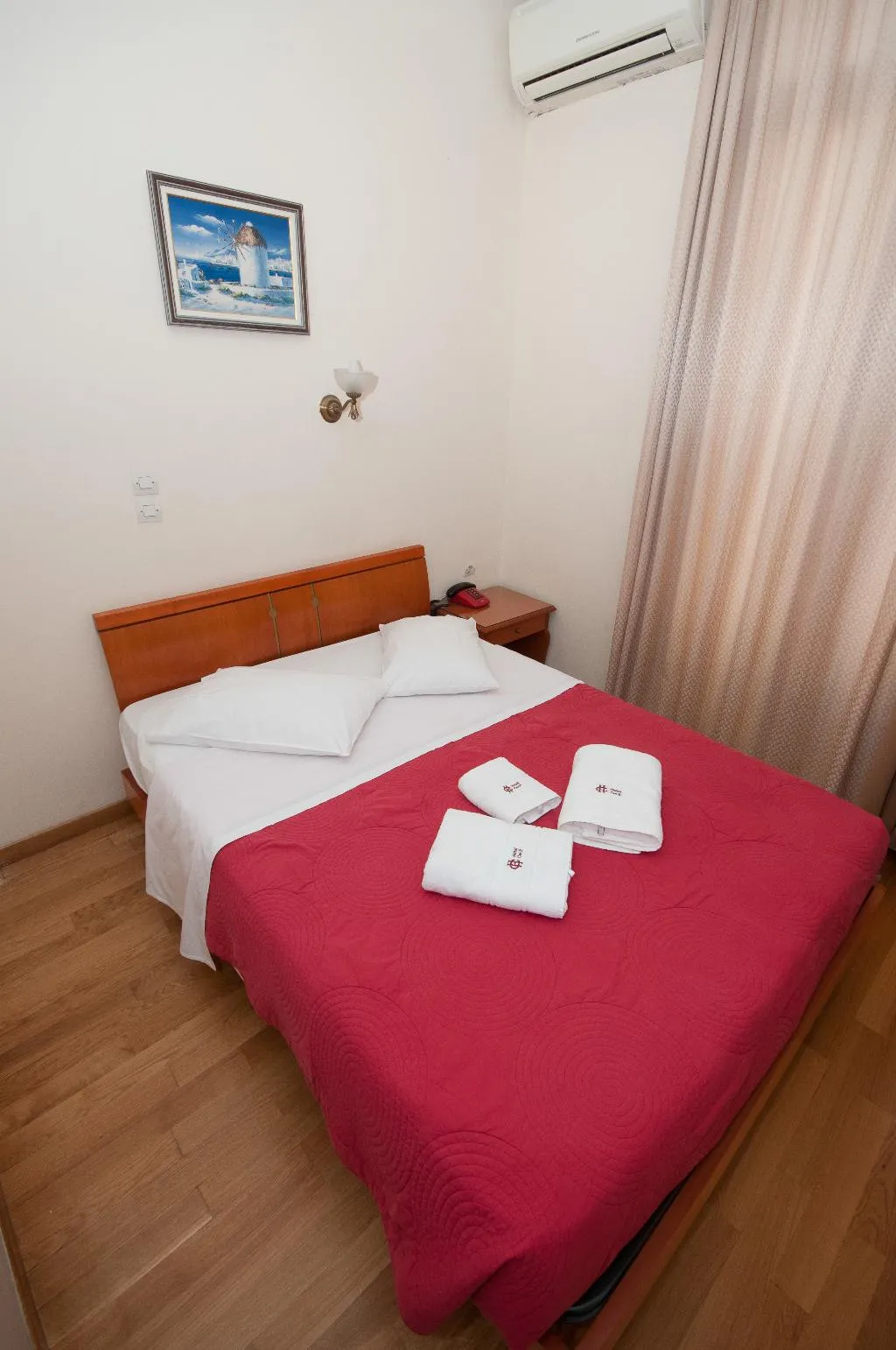 SINGLE STANDARD Room, Cecil hotel, Athens
