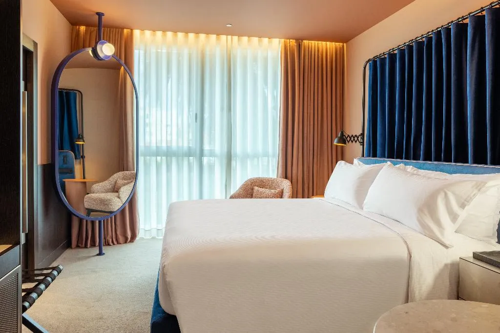 Double or Twin GUEST ROOM KING BED Room, Cenica Porto Hotel, Curio Collection By Hilton, Porto