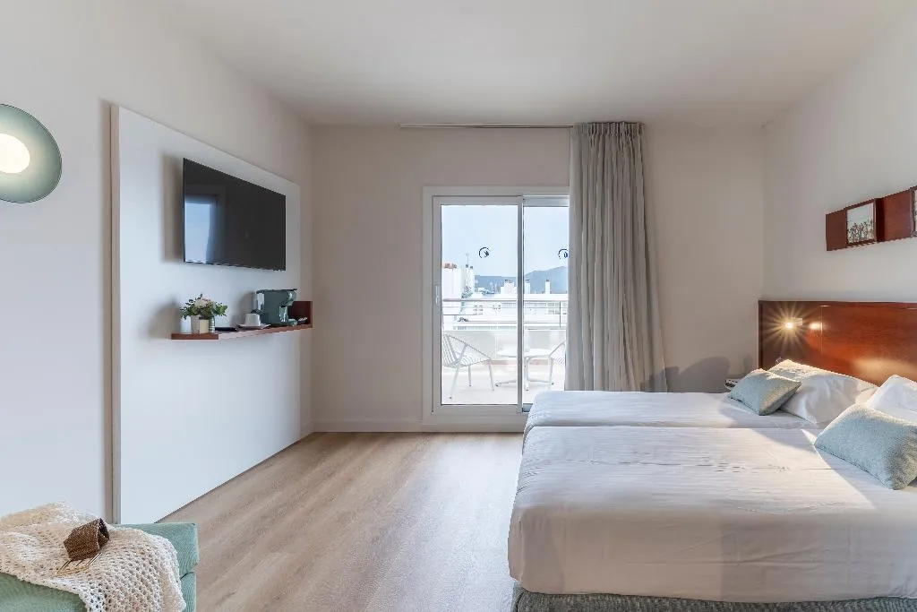 TRIPLE SUPERIOR Room, Prestige Victoria, Costa Brava