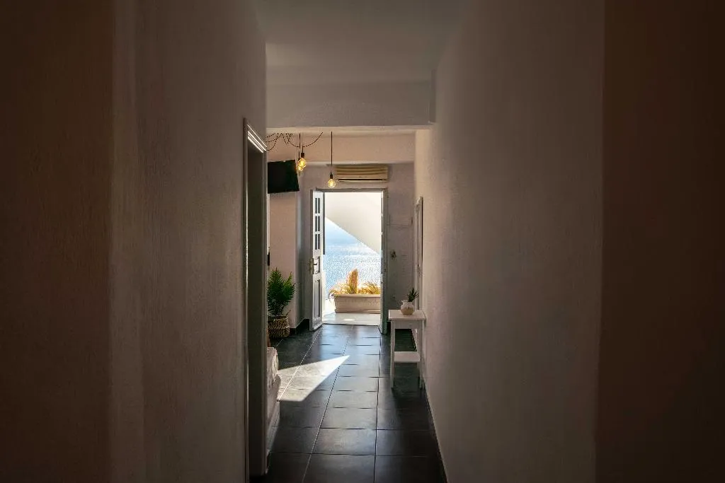 JUNIOR SUITE STANDARD Room, La Roka Cliffside Memories, Santorini