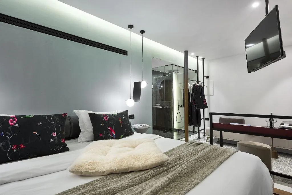 Room, Dyo Suites, Crete