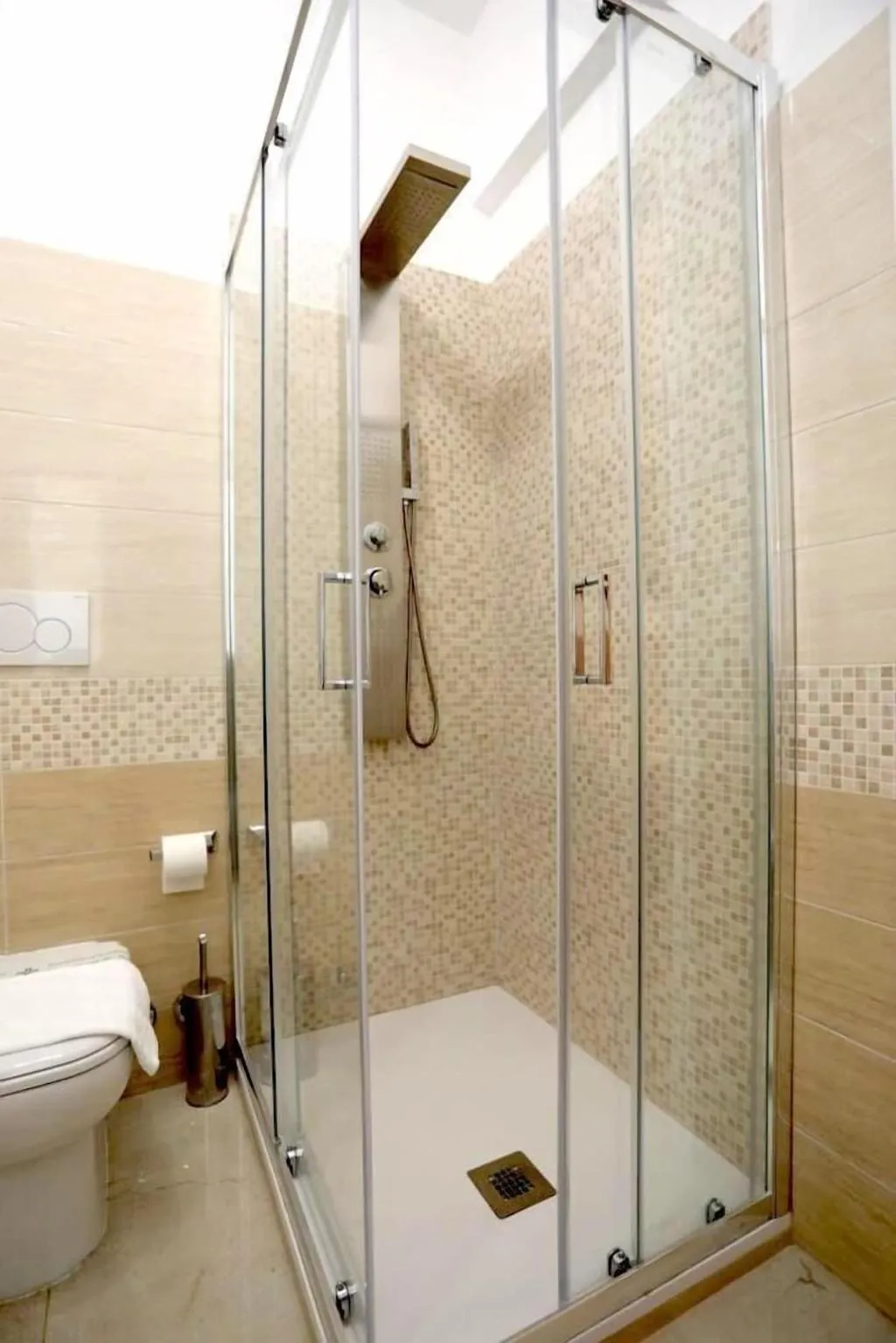 Room, Homs Sweet Home, Rome