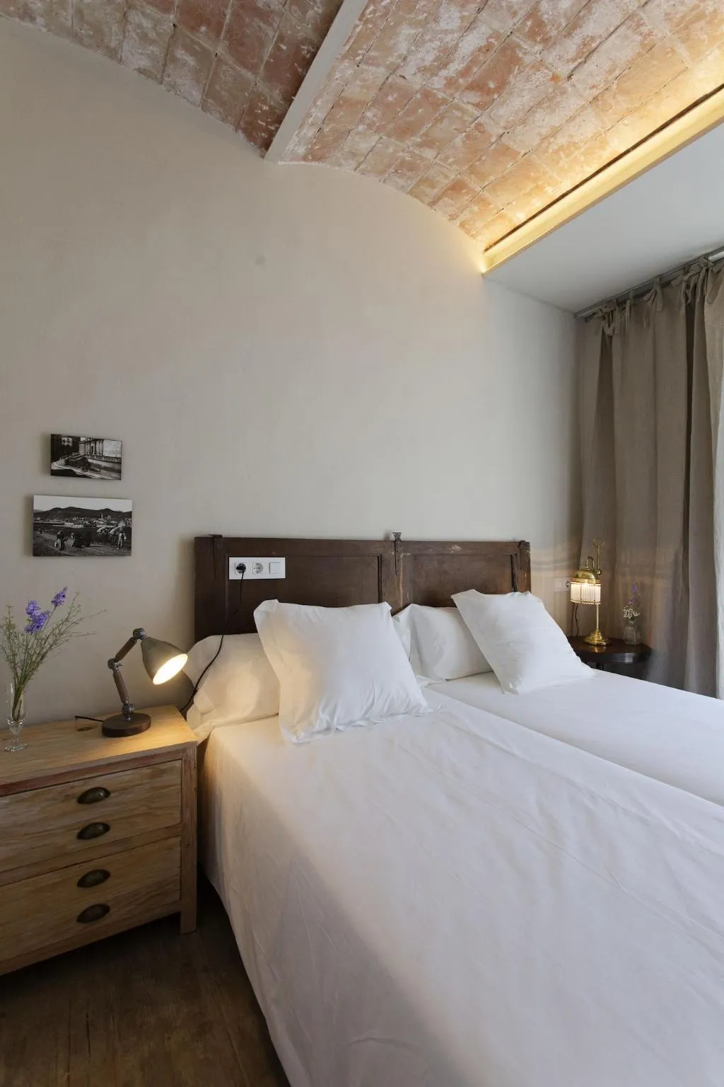 Room, El Jardinet De Sant Esteve, Barcelona