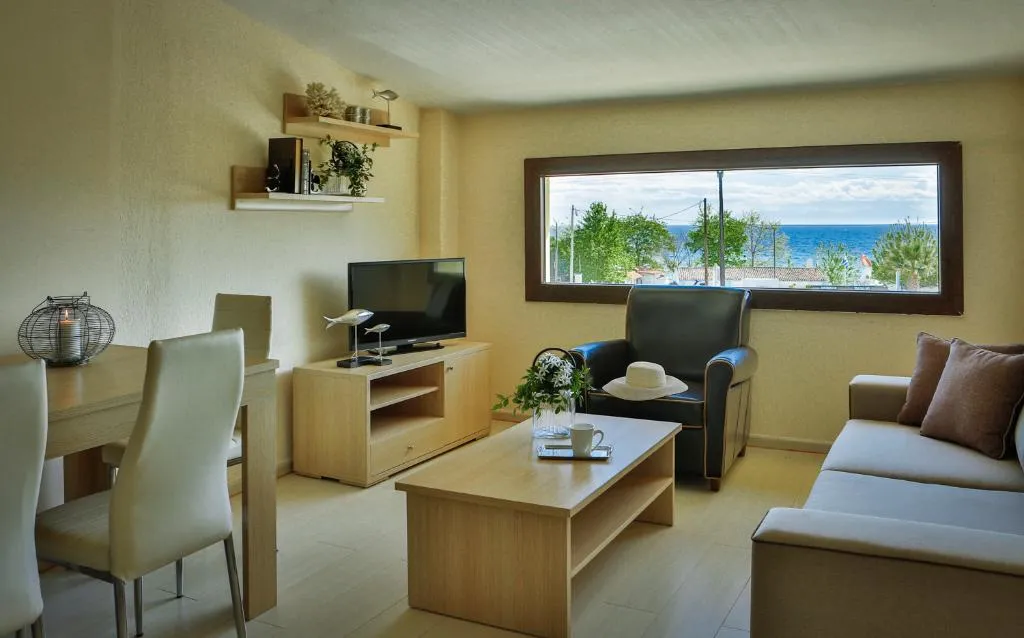 SUITE TWO BEDROOMS ONE BATHROOM Room, Stigmes Villas and Suites, Thessaloniki