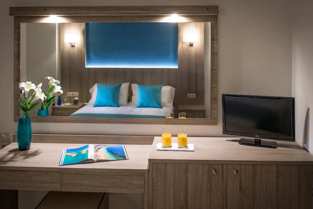 TRIPLE SUPERIOR Room, Hersonissos Central, Crete