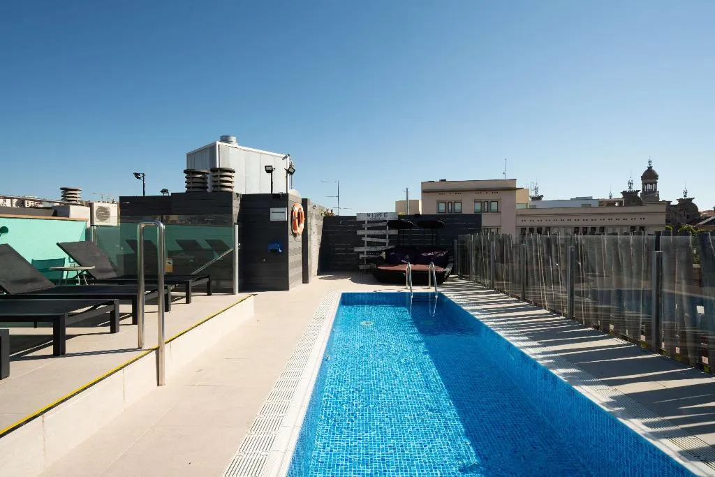 Pool, Catalonia Born, Barcelona