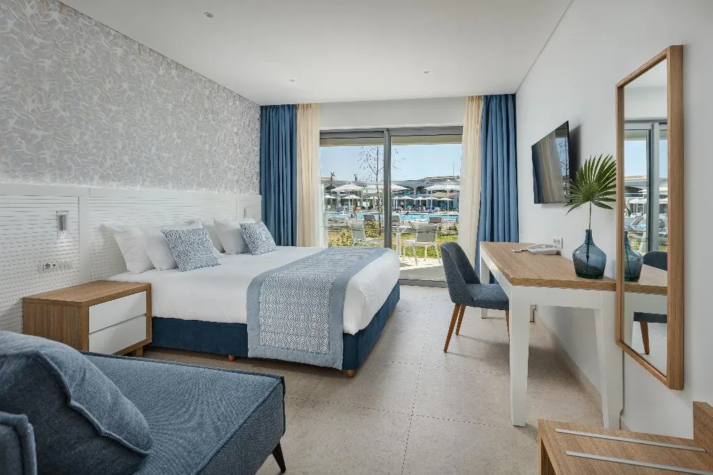 Double or Twin POOL VIEW Room, Blue Lagoon Queen, Halkidiki