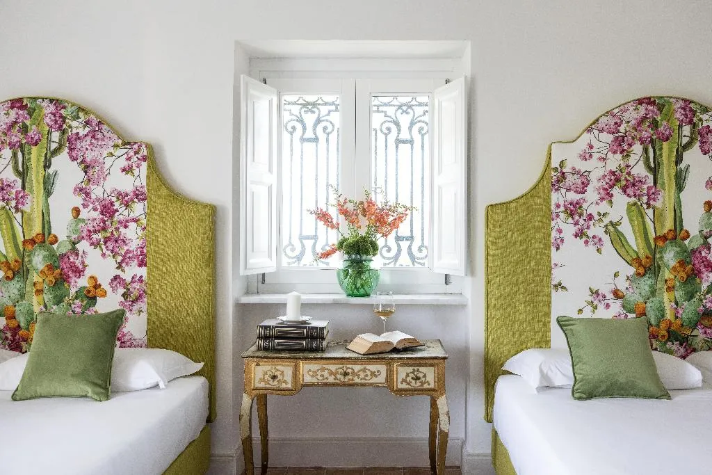 FAMILY ROOM TWO BEDROOMS TWO BATHROOMS Room, Villa De Cillis Carafa, Naples