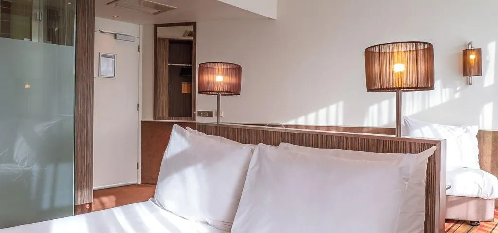 TRIPLE CITY VIEW Room, WestCord City Centre Hotel Amsterdam, Amsterdam