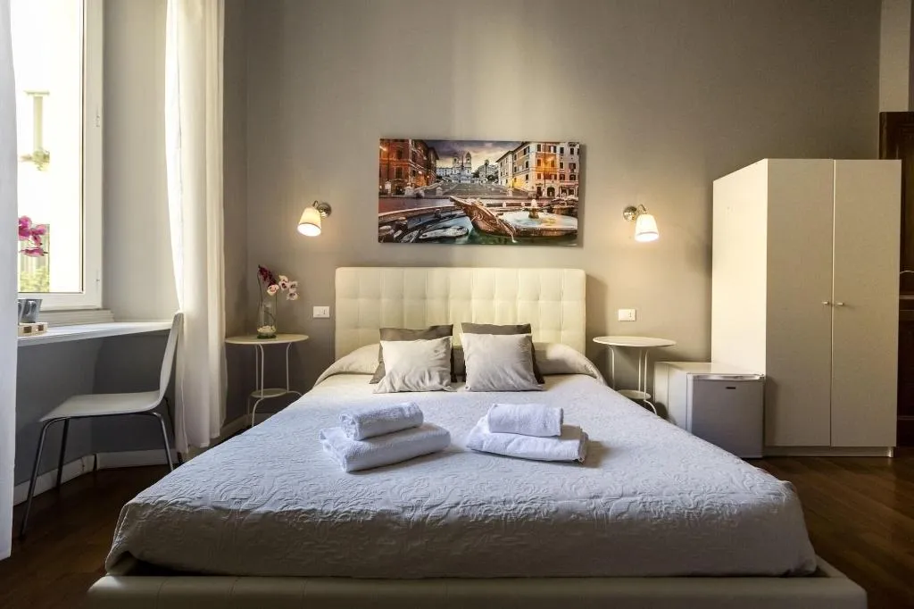 Room, Dulcis In Fundo, Rome