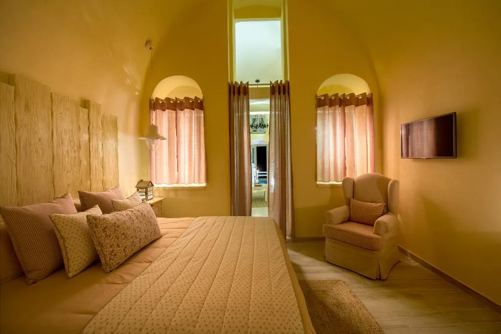SUITE KING SIZE BED Room, Senses Suites, Santorini