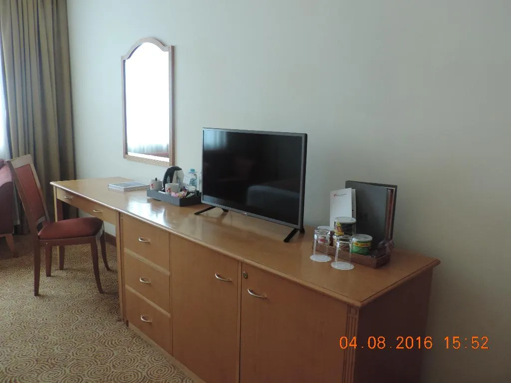 SUITE DELUXE Room, Swiss Belhotel Sharjah, Dubai