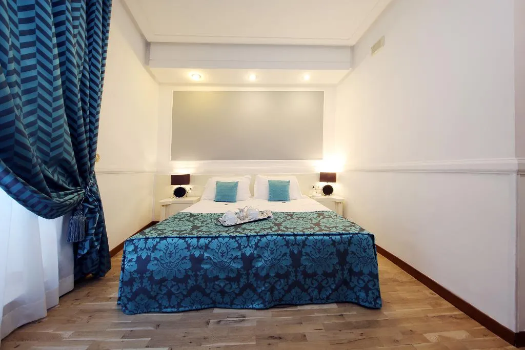 Room, Traiano, Rome