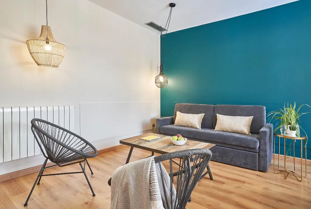 APARTMENT CAPACITY 5 THREE BEDROOM Room, Barcelona Sants Station Apartments, Barcelona