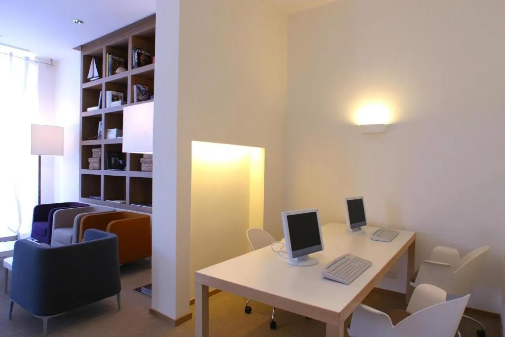 Conferences, Rota Suites, Naples