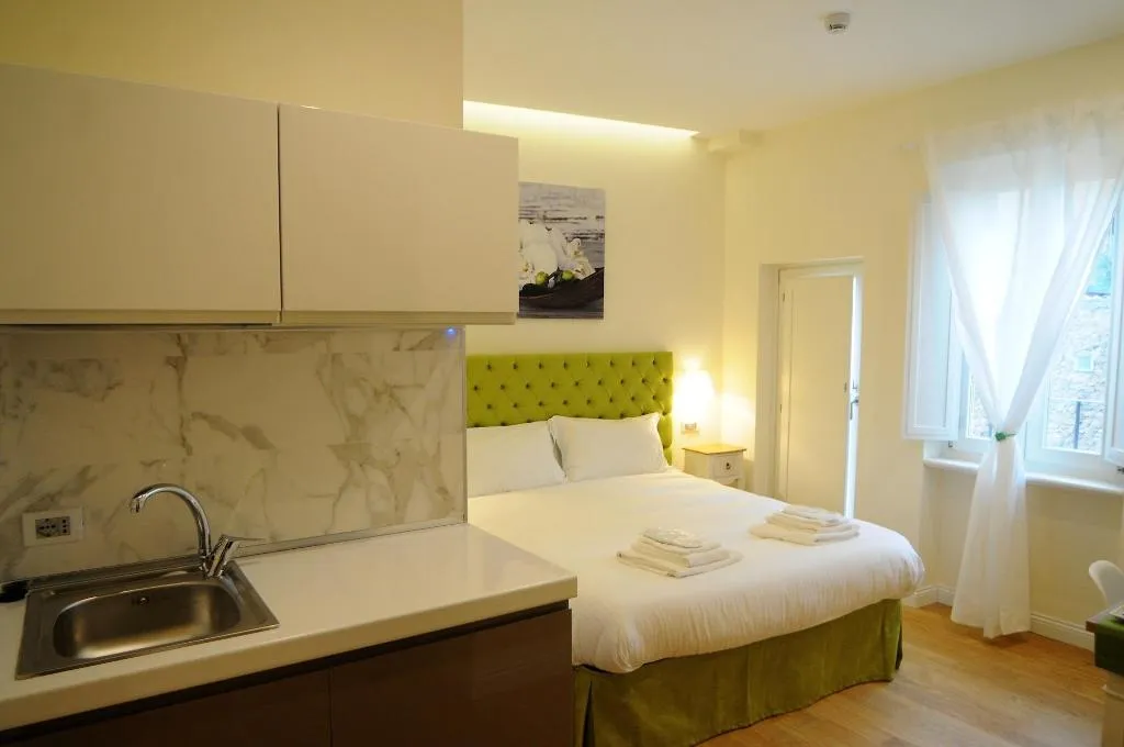 Room, Magia A Trilussa, Rome