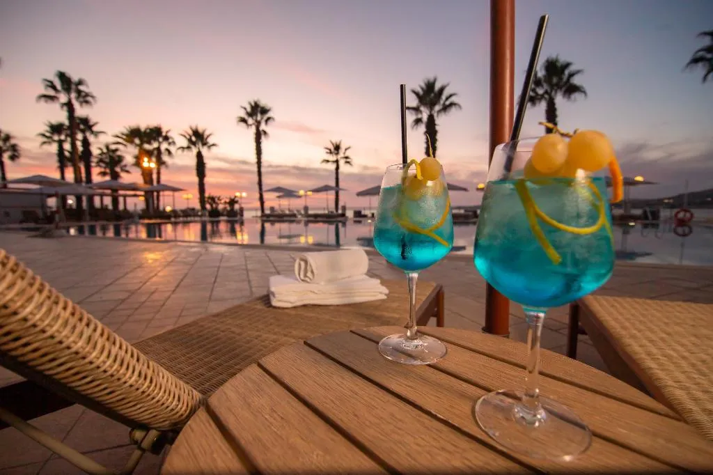 Pool, Dioscuri Bay Palace, Catania