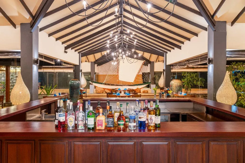 Bar, Pullman Bentota Resort & Spa, Colombo
