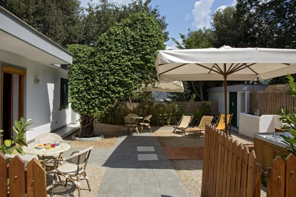 SUITE TWO BEDROOMS ONE BATHROOM Room, Montespina Park Hotel, Naples