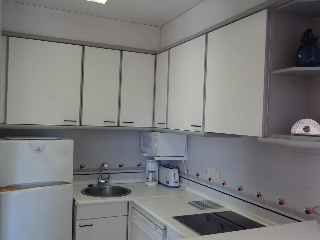 APARTMENT CAPACITY 6 THREE BEDROOM Room, Blaumar 2D, Costa Brava