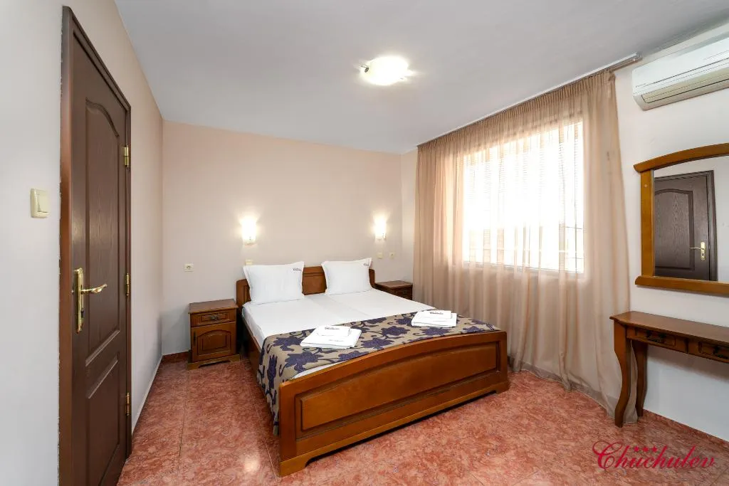 APARTMENT OCEAN VIEW TWO BEDROOMS Room, Chuchulev, Bourgas
