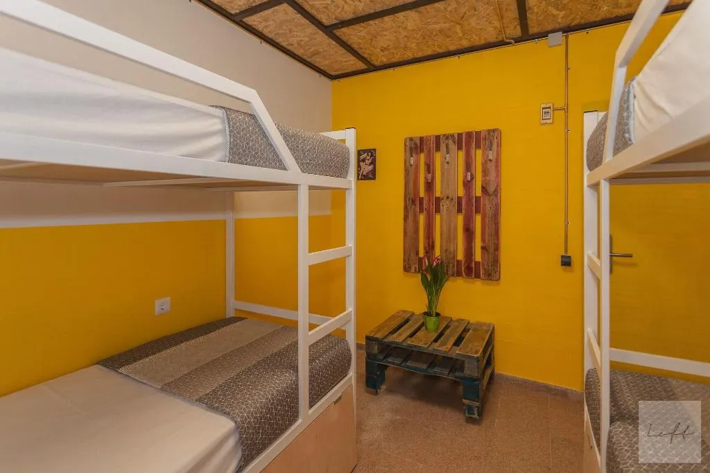 Room, Neptuno Hostal, Costa Brava