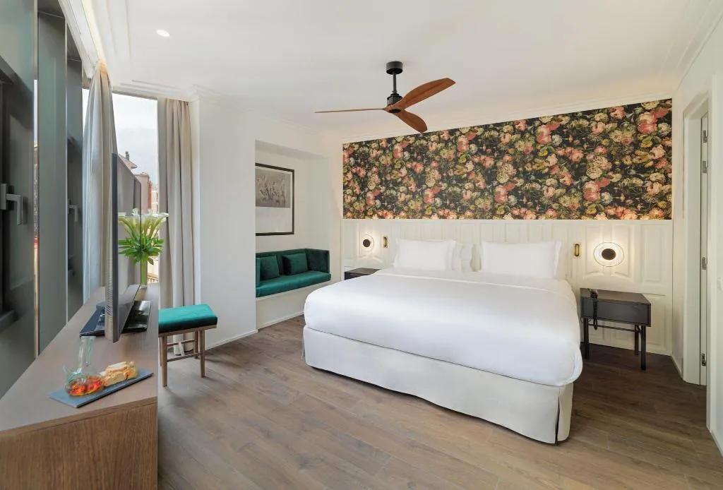SUITE DELUXE Room, H10 Casanova, Barcelona