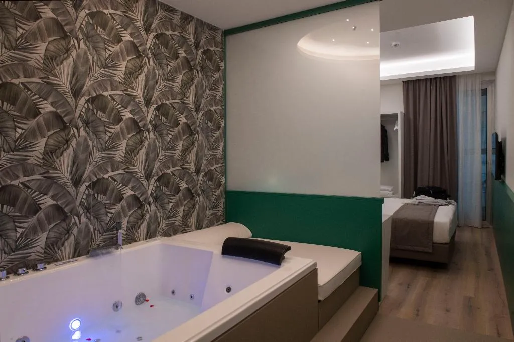 DOUBLE WITH JACUZZI Room, Smart Hotel - Naples Harbour, Naples
