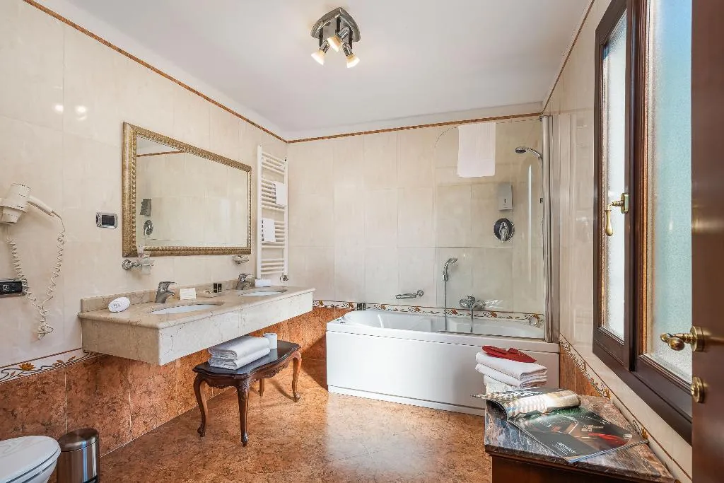 FAMILY ROOM STANDARD Room, Ca Alvise, Venice