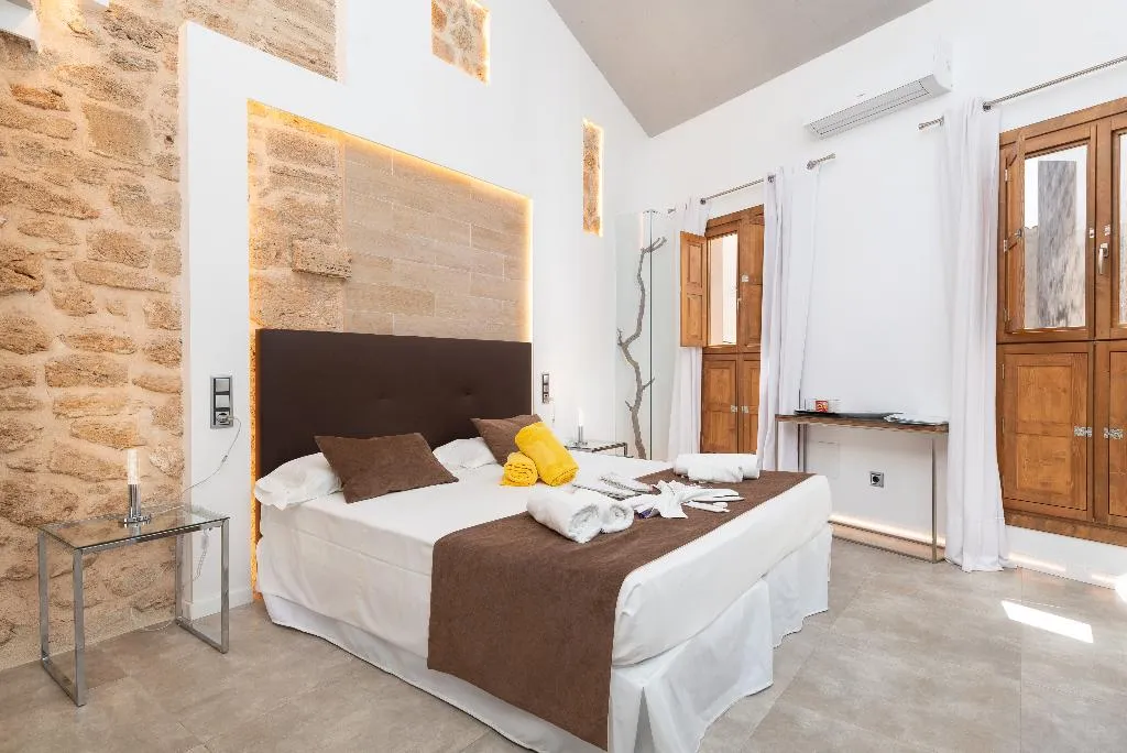SUITE WITH PRIVATE POOL Room, Can Simo Turismo de Interior, Majorca