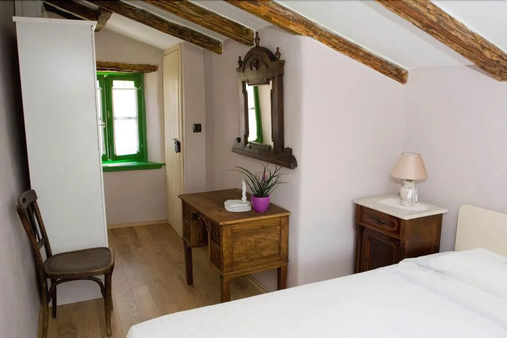 Room, Houses Of Motovun, Istria