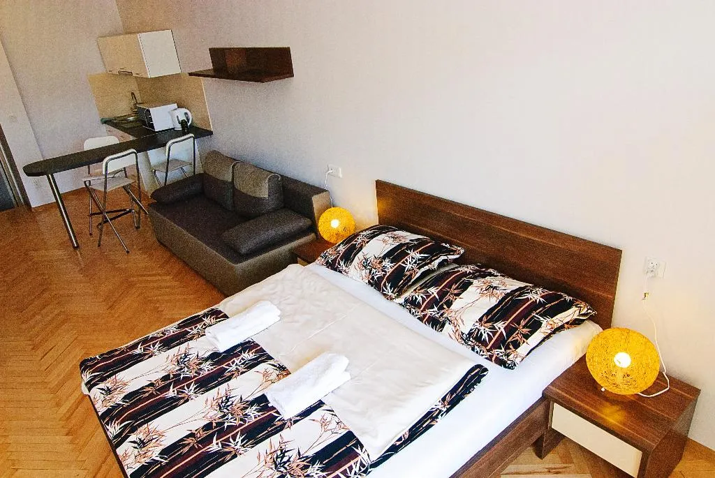 STUDIO CAPACITY 2 Room, P&J Tourist Apartments, Krakow