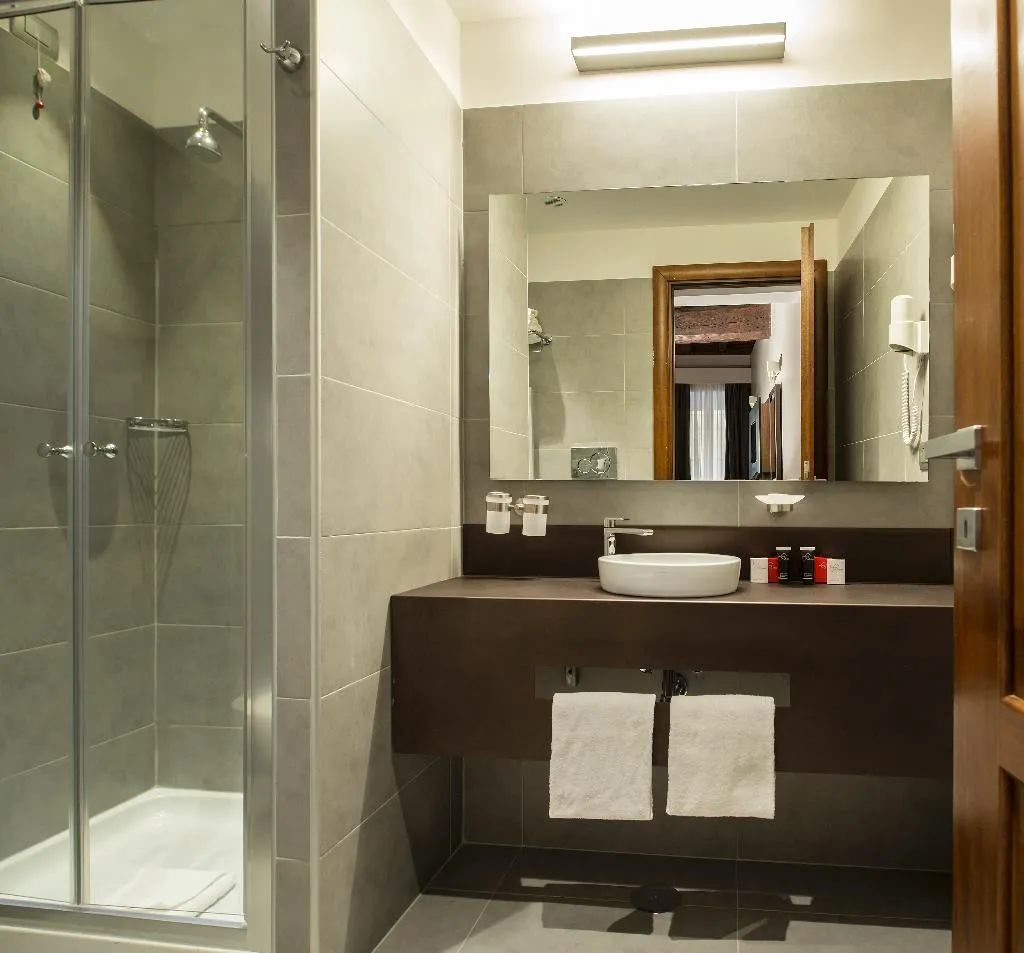 Double or Twin SUPERIOR Room, Trevi, Rome