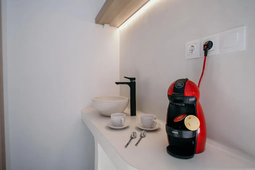 HOUSE TWO BEDROOMS TWO BATHROOMS Room, White Orchid Cave House & Studio, Santorini