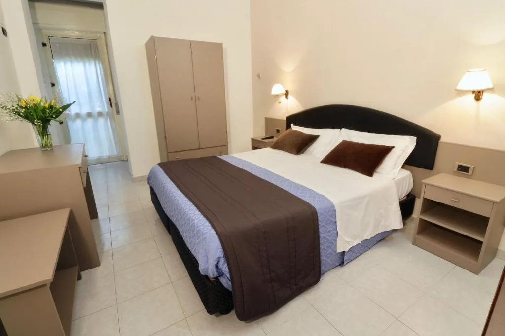 Room, Hotel Fiorentina, Naples