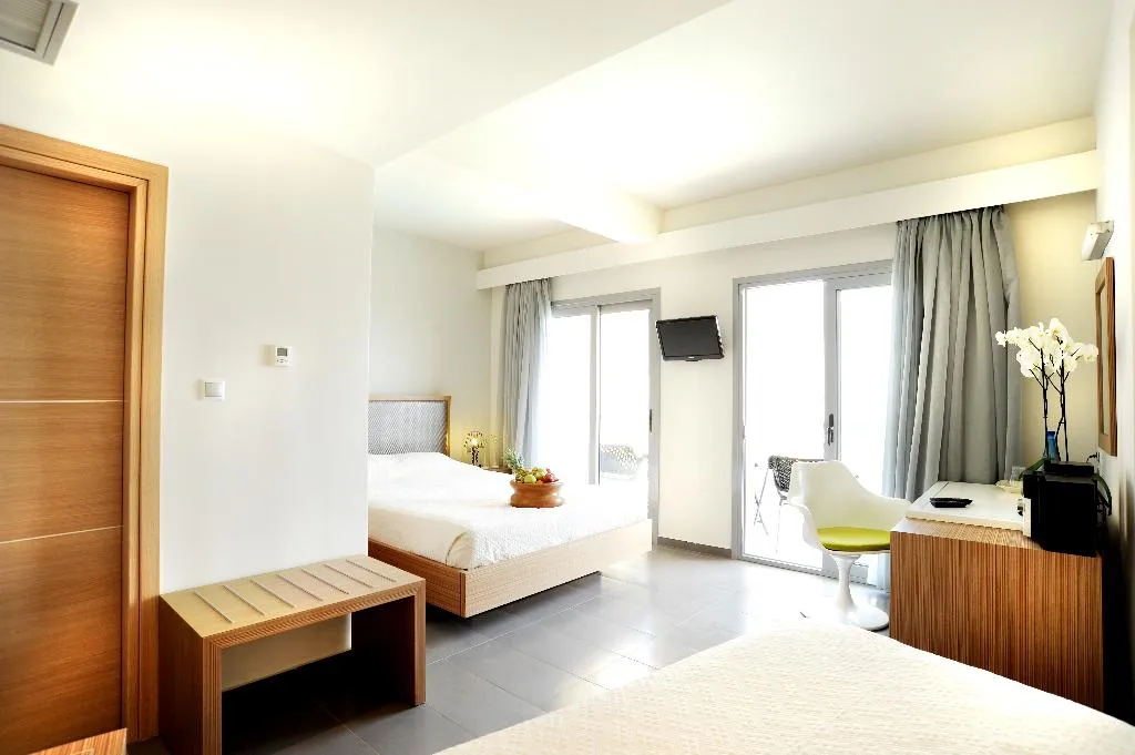 TRIPLE SEA VIEW Room, Sikyon Hotel, Athens