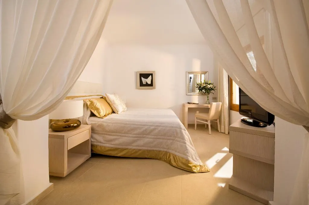 JUNIOR SUITE STANDARD Room, Gold Suites, Santorini