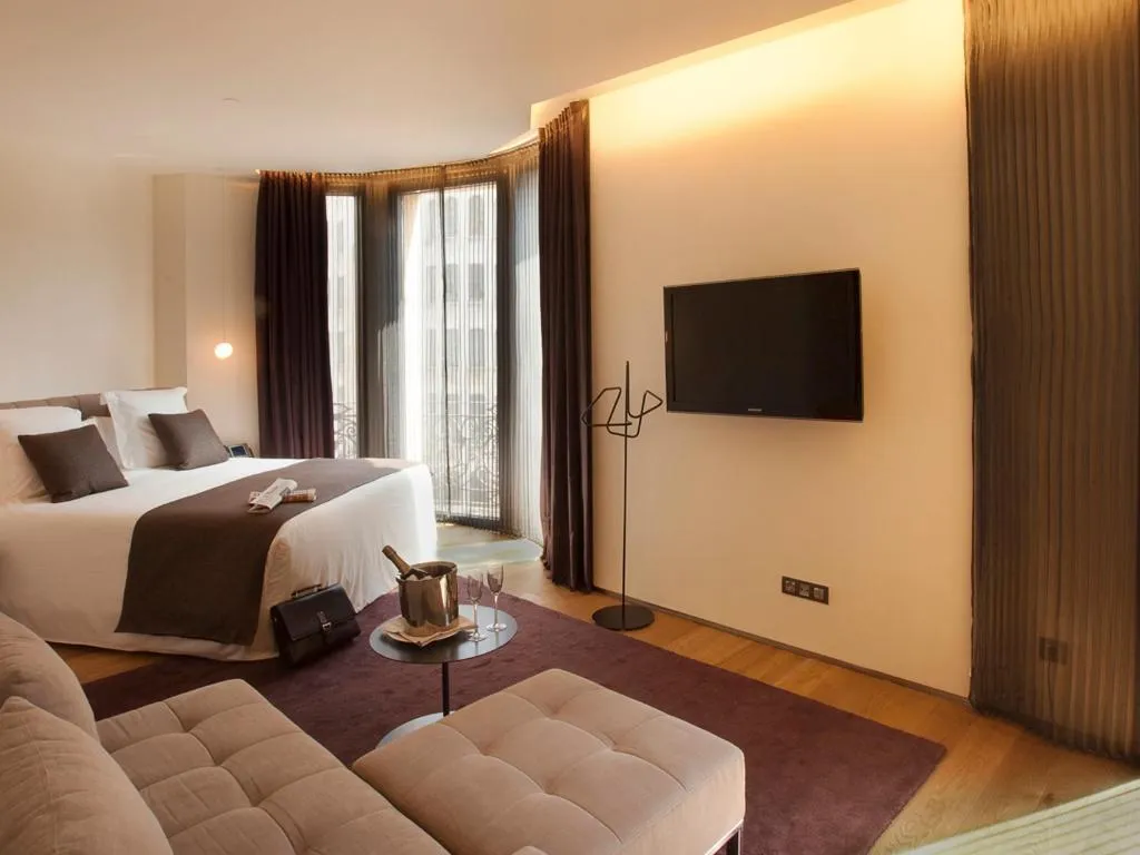 JUNIOR SUITE STANDARD Room, Ohla Barcelona, Barcelona
