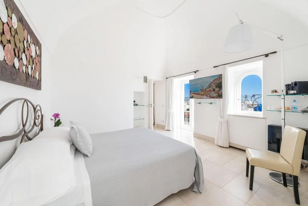 SUITE WITH PRIVATE POOL Room, Villa Magia, Naples
